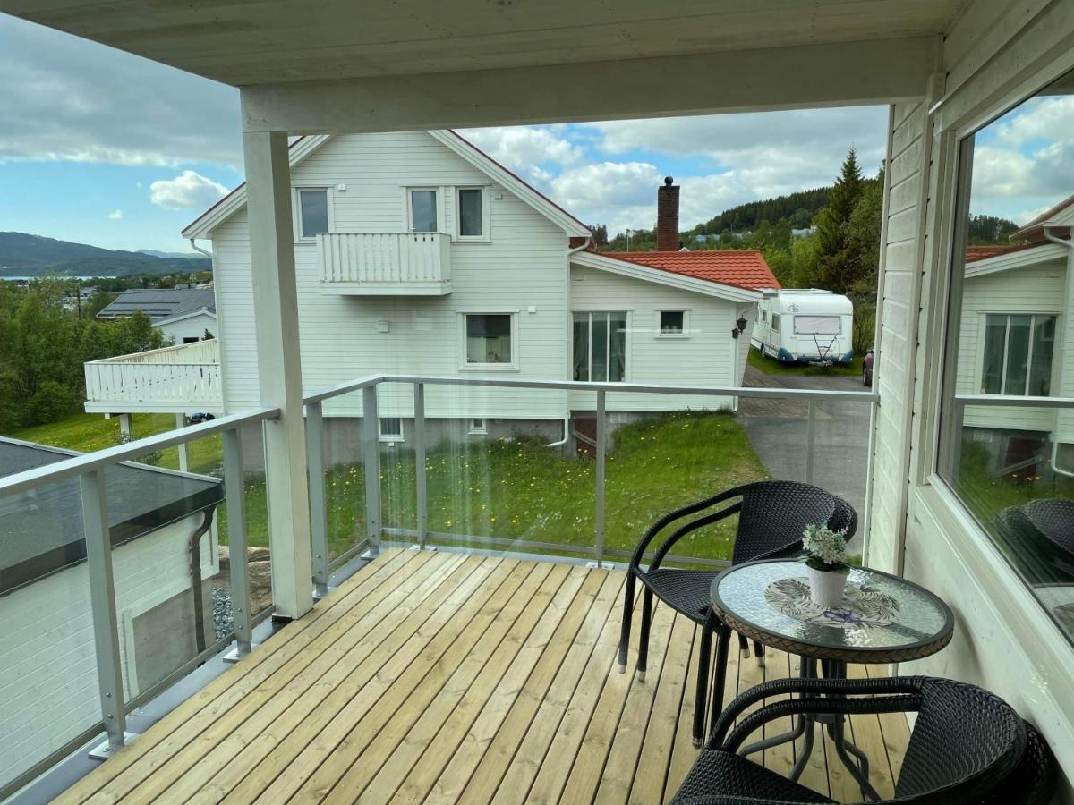 Veien Til Senja Apartment Finnsnes Bagian luar foto