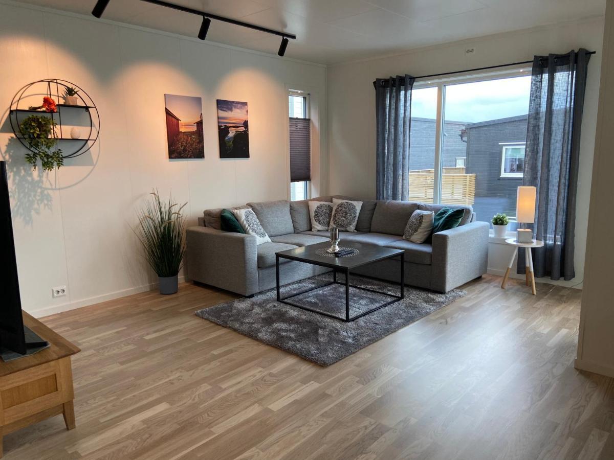 Veien Til Senja Apartment Finnsnes Bagian luar foto