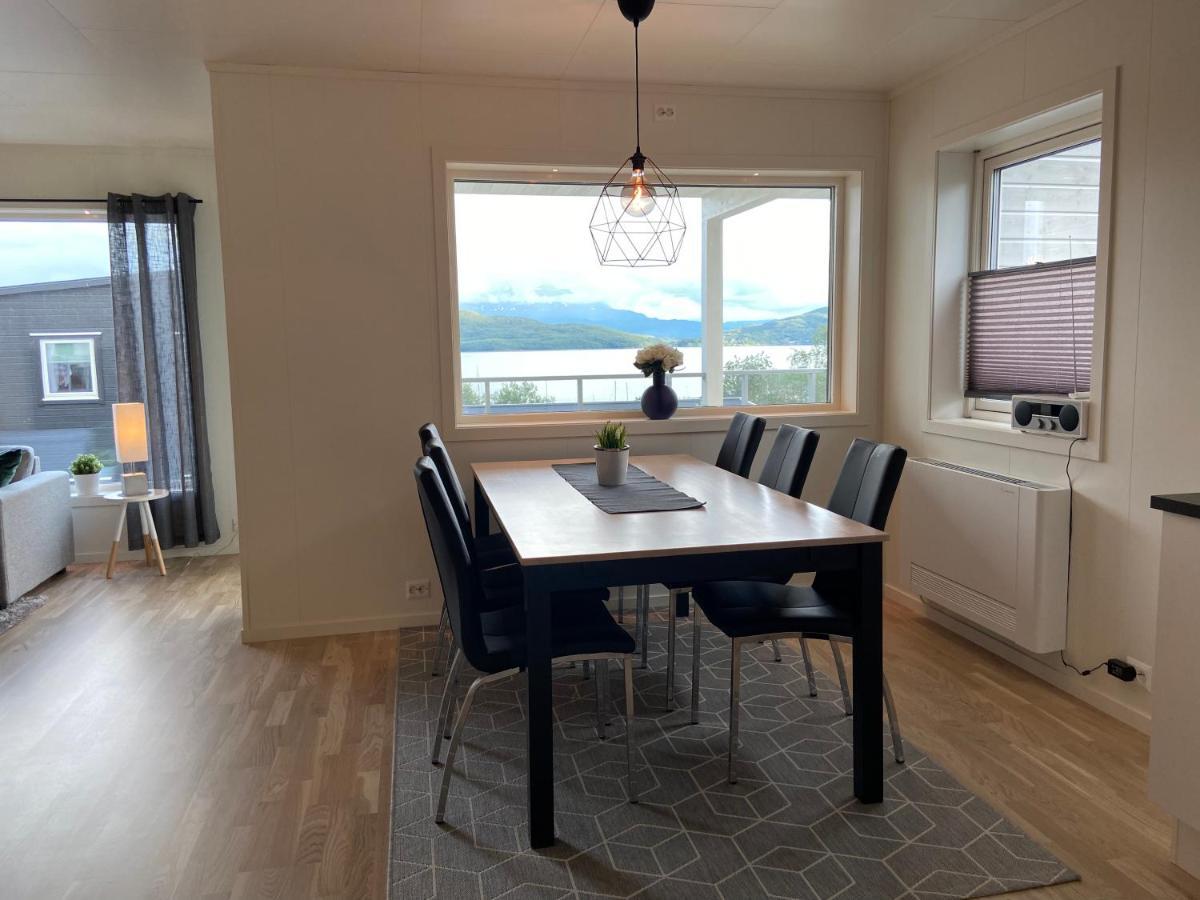 Veien Til Senja Apartment Finnsnes Bagian luar foto
